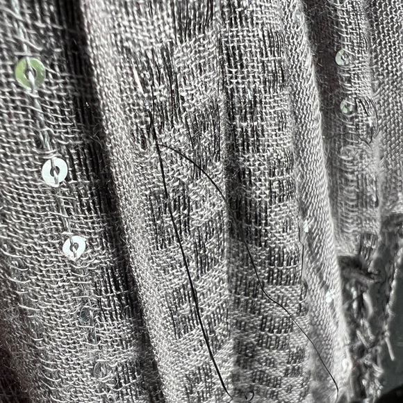Gray Pattern Woven Sequined Polyester Scarf/Shawl 64” Fringe GUC - Picture 9 of 11